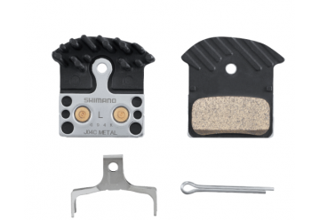 PLAQUETTES SHIMANO ( PAIRE ) EN METAL  J04C AVEC AILETTE ET RESSORT AVEC GOUPILLE FENDUE