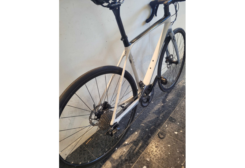 SCOTT ADDICT 20 DISC SHIMANO 105 11V